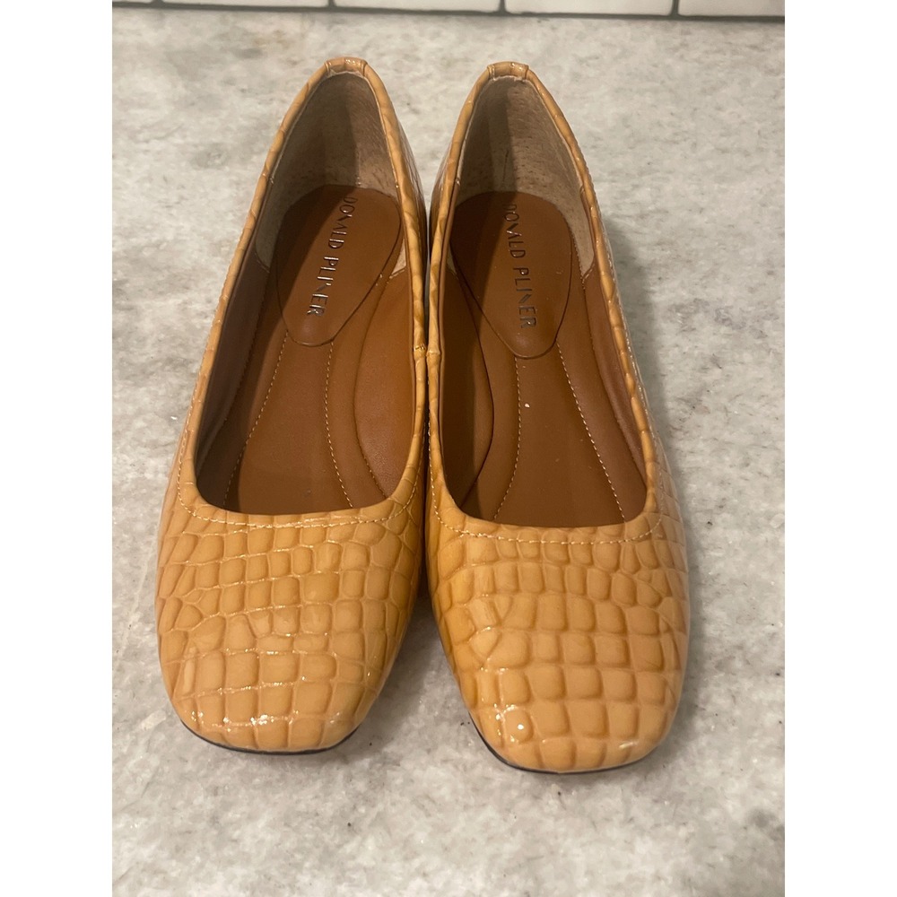 Donald Pliner Pumps Womens 6 Tan Croc Embossed Patent Leather Block Heel Square